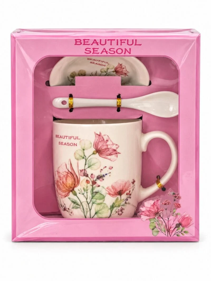 Чаша с чинийка и лъжичка в подаръчна кутия „Beautiful season“